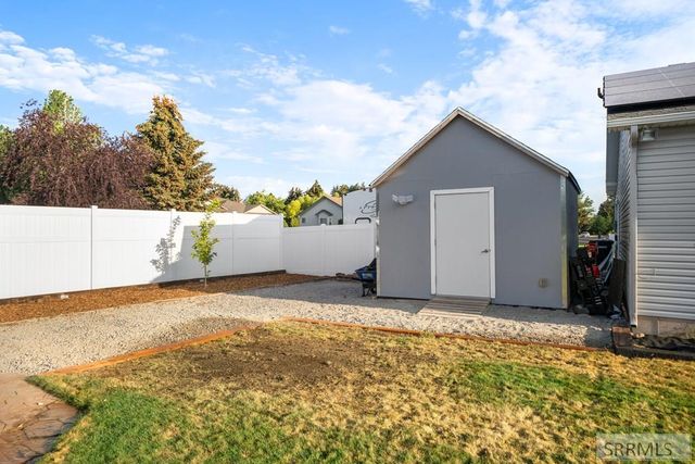 2175 Cabellaro Drive, Ammon, ID 83406