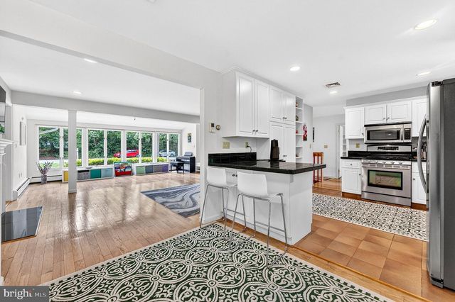 61 BROADRIPPLE DR, Princeton, NJ 08540