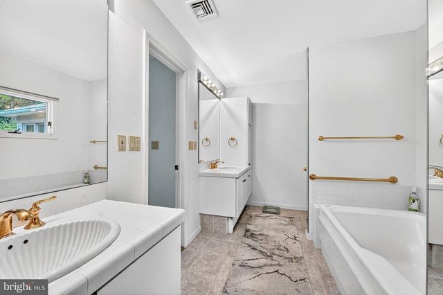 61 BROADRIPPLE DR, Princeton, NJ 08540