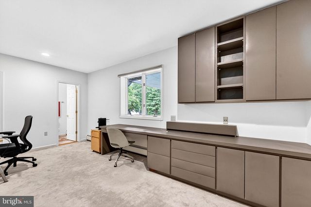 61 BROADRIPPLE DR, Princeton, NJ 08540