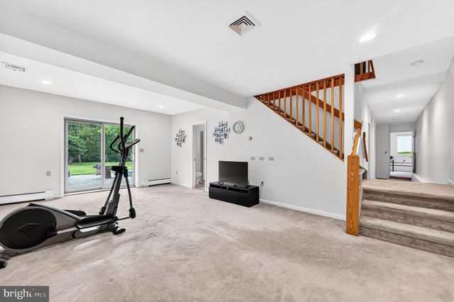 61 BROADRIPPLE DR, Princeton, NJ 08540