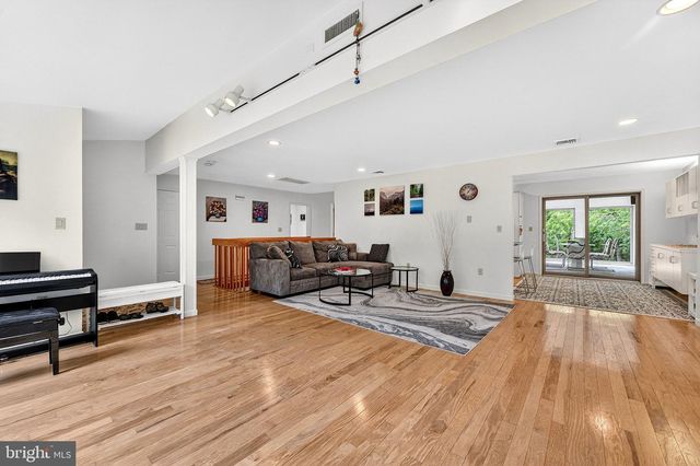 61 BROADRIPPLE DR, Princeton, NJ 08540