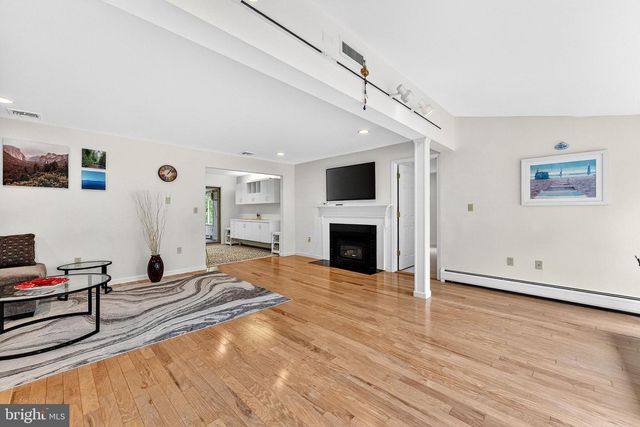 61 BROADRIPPLE DR, Princeton, NJ 08540