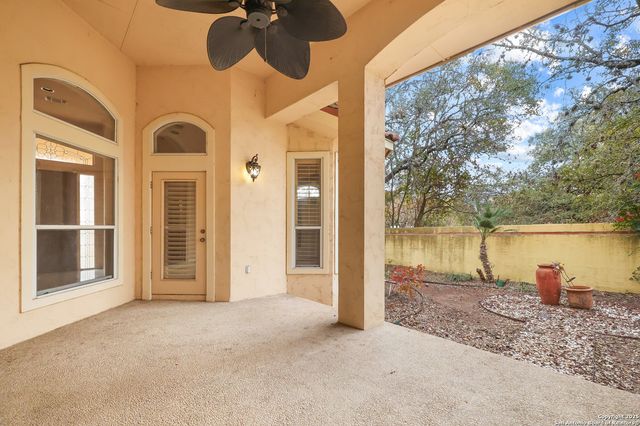 18722 CALLE CIERRA, San Antonio, TX 78258