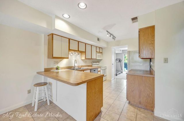 5244 S Eaglesnest Drive, Green Twp, OH 45248