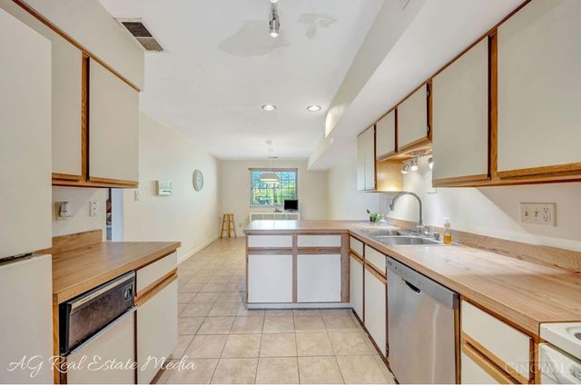 5244 S Eaglesnest Drive, Green Twp, OH 45248