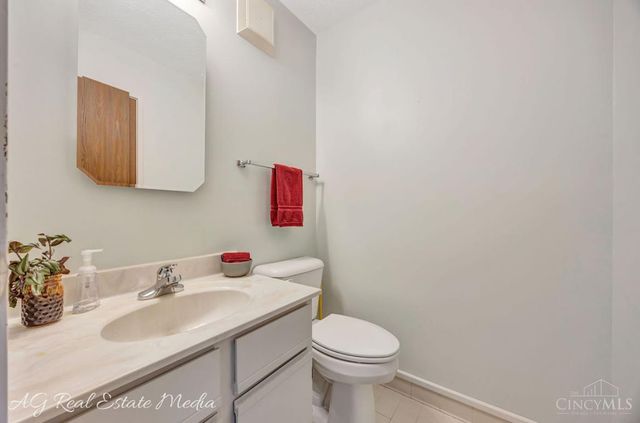 5244 S Eaglesnest Drive, Green Twp, OH 45248