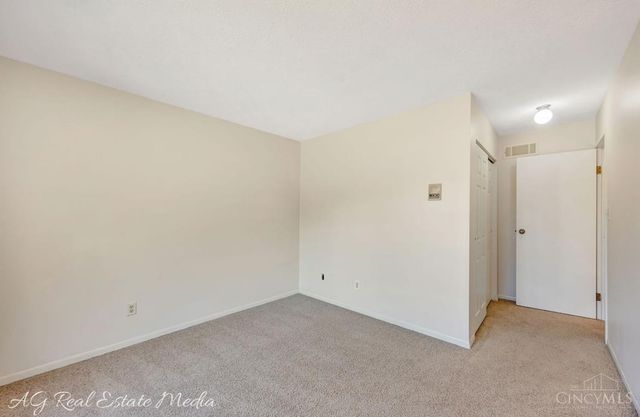 5244 S Eaglesnest Drive, Green Twp, OH 45248