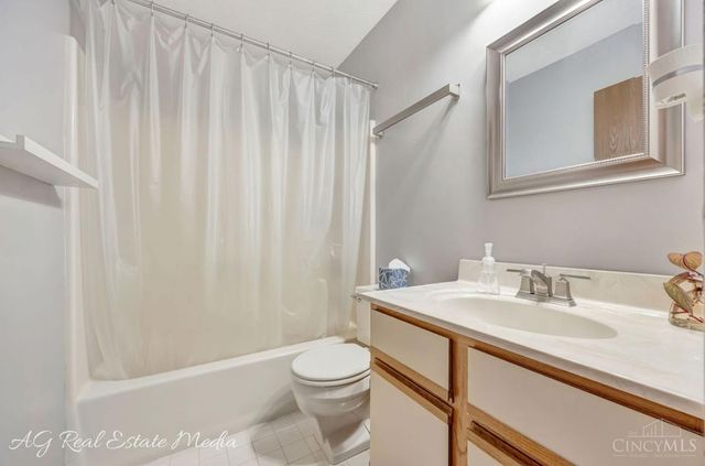 5244 S Eaglesnest Drive, Green Twp, OH 45248