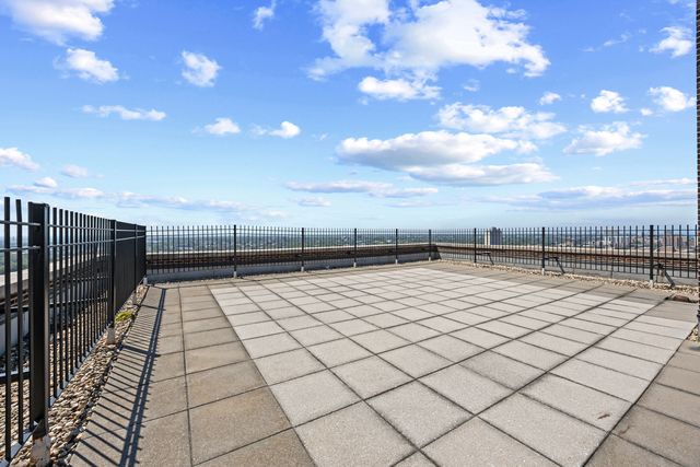 5510 N Sheridan Road 2A, Chicago, IL 60640