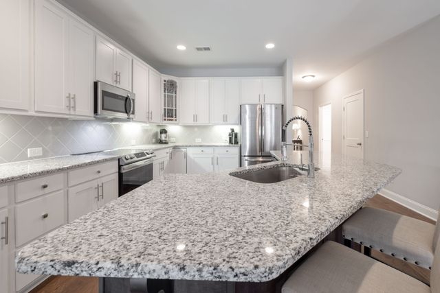 107 Auxley Ct, White House, TN 37188