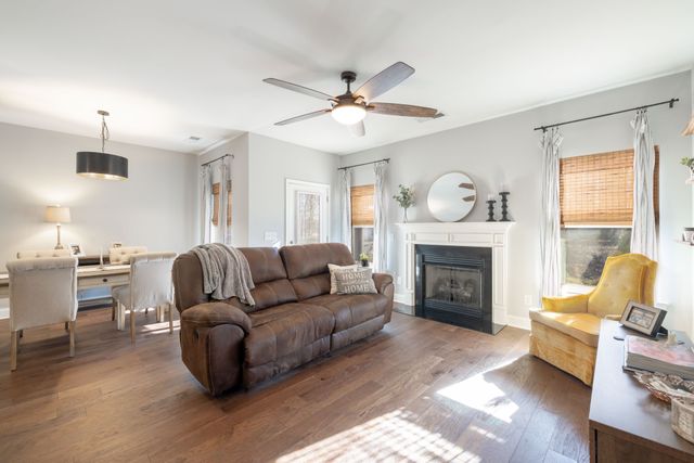 107 Auxley Ct, White House, TN 37188