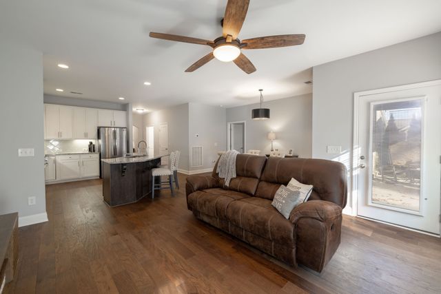 107 Auxley Ct, White House, TN 37188