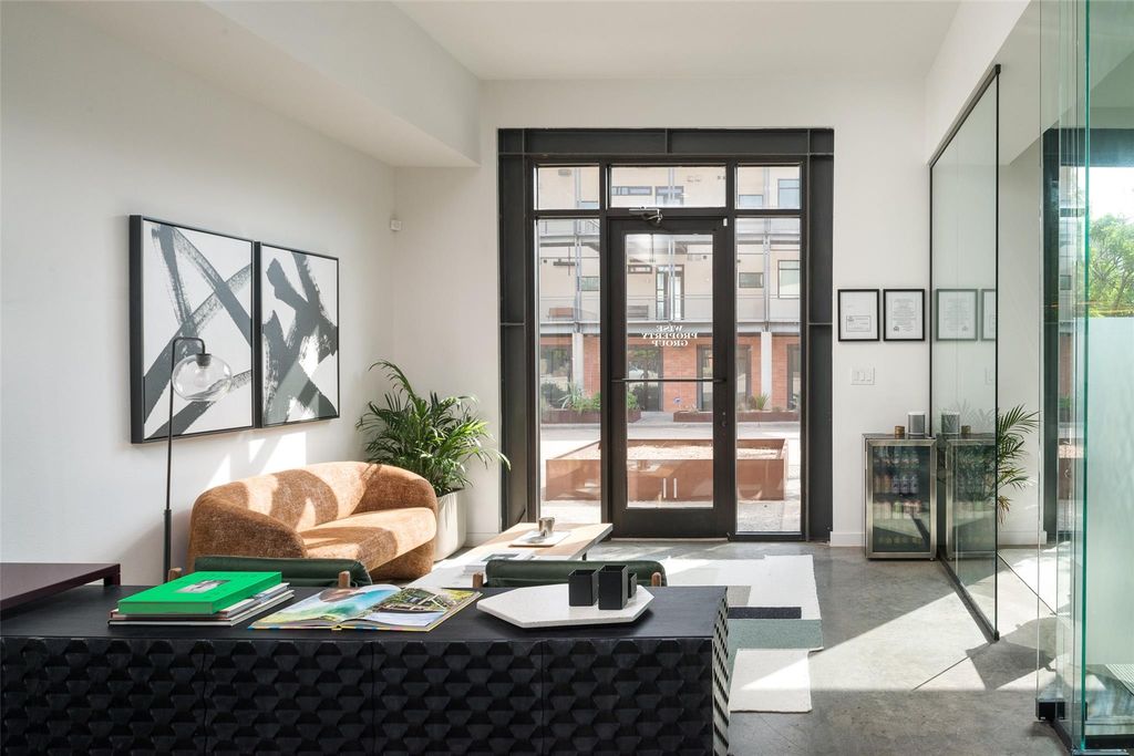 2525 S Lamar BLVD 11, Austin, TX 78704