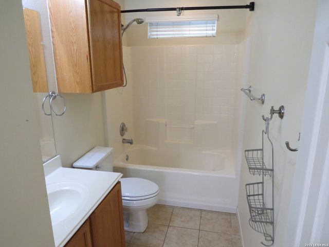 128 Happy Trl, Cibolo, TX 78108