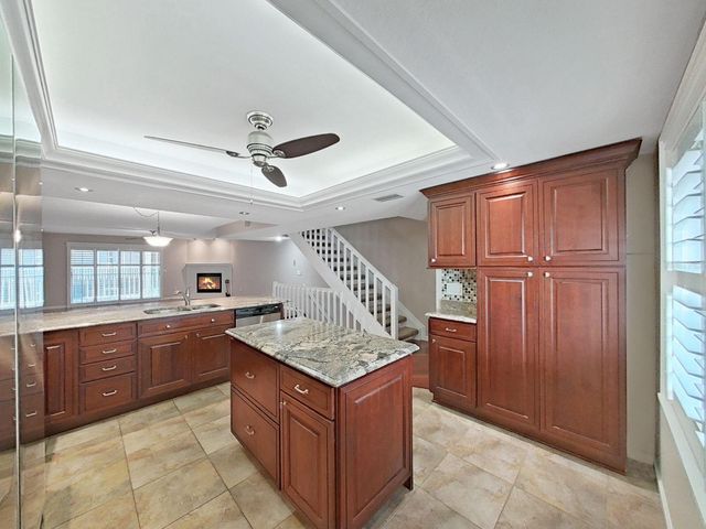 465 PINELLAS BAYWAY S 303, St Petersburg, FL 33715