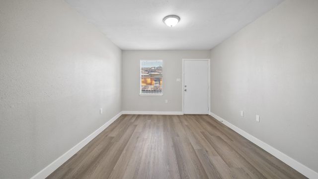 7810 Glass St, Houston, TX 77016