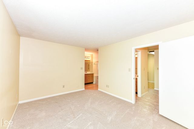 7238 Harbour Isle, Indianapolis, IN 46240