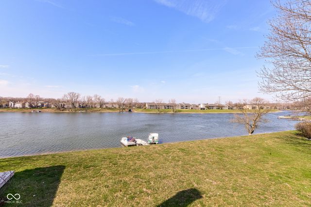 7238 Harbour Isle, Indianapolis, IN 46240