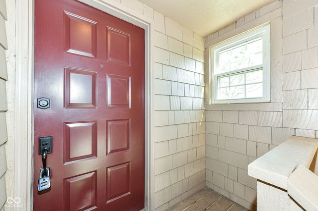 7238 Harbour Isle, Indianapolis, IN 46240