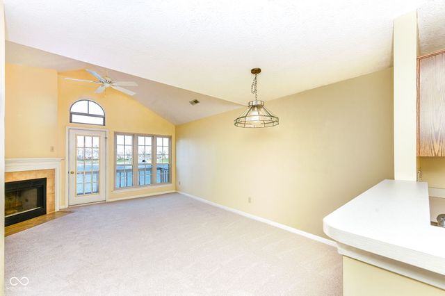 7238 Harbour Isle, Indianapolis, IN 46240