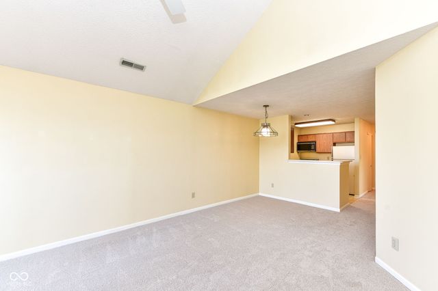 7238 Harbour Isle, Indianapolis, IN 46240