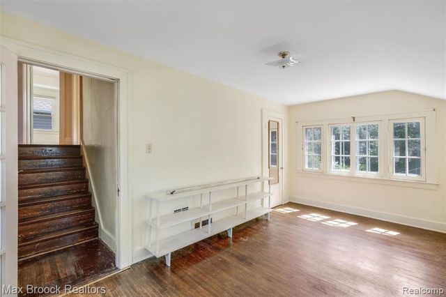 37 Hanover Road, Pleasant Ridge, MI 48069