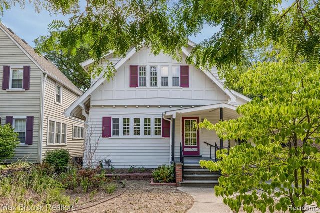 37 Hanover Road, Pleasant Ridge, MI 48069