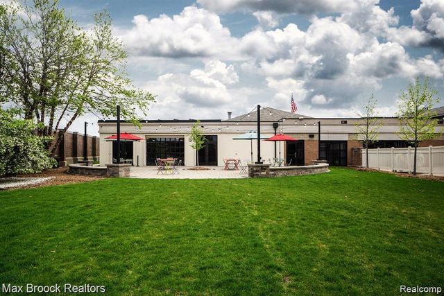37 Hanover Road, Pleasant Ridge, MI 48069