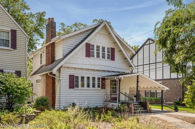 37 Hanover Road, Pleasant Ridge, MI 48069