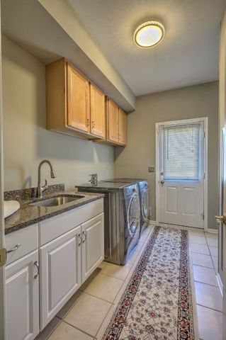 22 Red School House Rd, Clinton Twp., NJ 08833