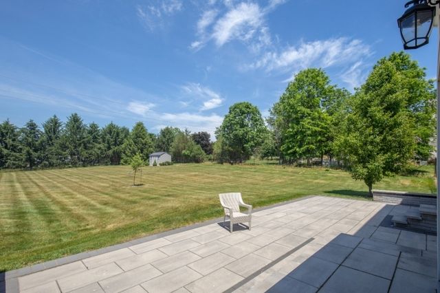 22 Red School House Rd, Clinton Twp., NJ 08833
