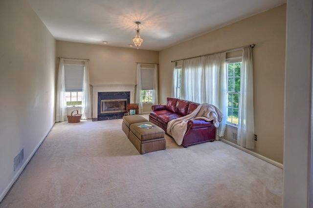 22 Red School House Rd, Clinton Twp., NJ 08833