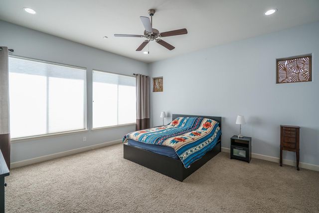 18215 W DESERT SAGE Drive, Goodyear, AZ 85338