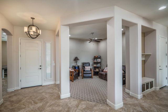 18215 W DESERT SAGE Drive, Goodyear, AZ 85338