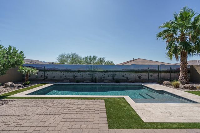 18215 W DESERT SAGE Drive, Goodyear, AZ 85338