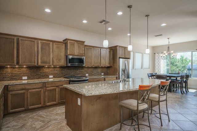 18215 W DESERT SAGE Drive, Goodyear, AZ 85338