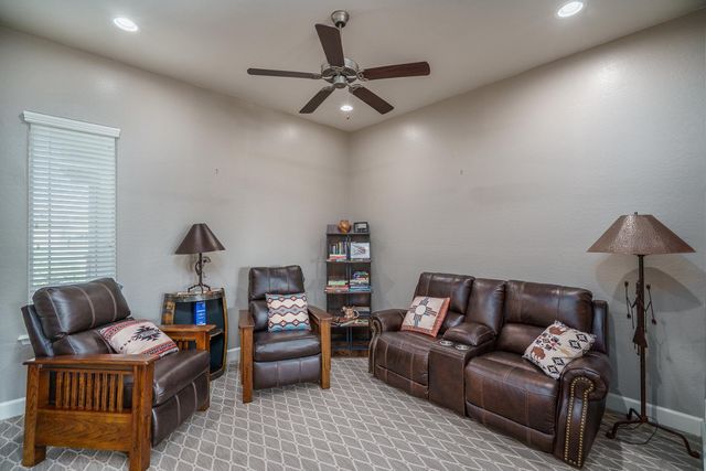 18215 W DESERT SAGE Drive, Goodyear, AZ 85338