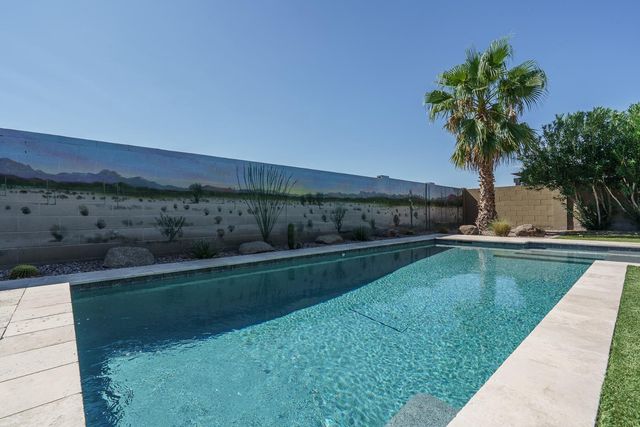 18215 W DESERT SAGE Drive, Goodyear, AZ 85338