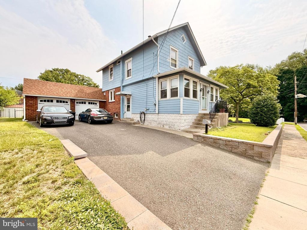 157 WALNUT ST, Westville, NJ 08093