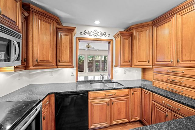 3195 Roxburg Drive, Lexington, KY 40503