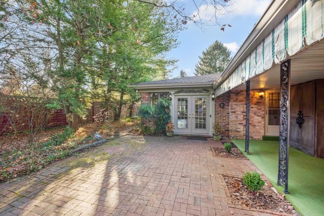 3195 Roxburg Drive, Lexington, KY 40503