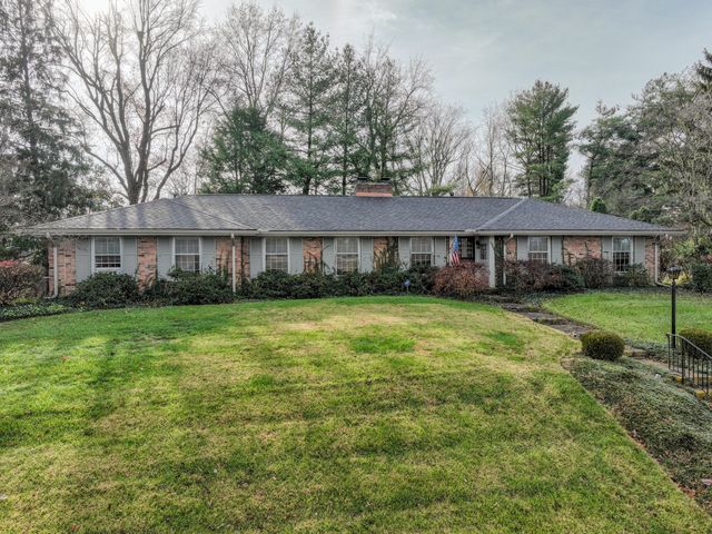 3195 Roxburg Drive, Lexington, KY 40503