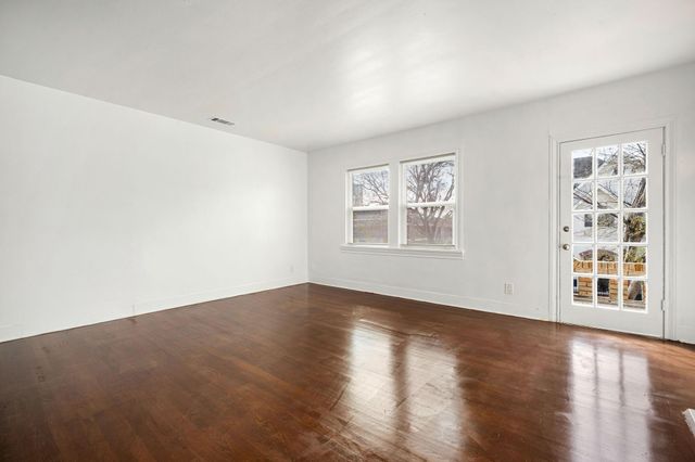 1202 Barkdull Street, Houston, TX 77006