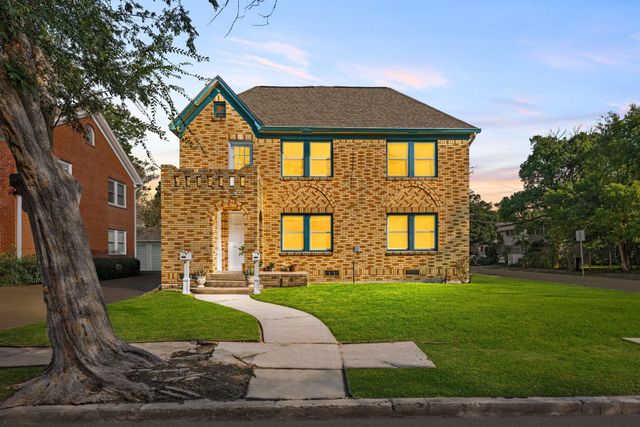 1202 Barkdull Street, Houston, TX 77006