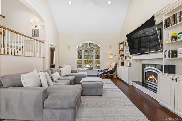 2 Red Oak Trail, Cortlandt Manor, NY 10567