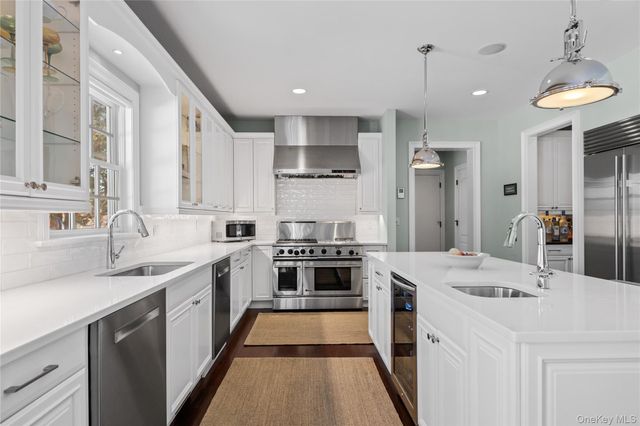 2 Red Oak Trail, Cortlandt Manor, NY 10567