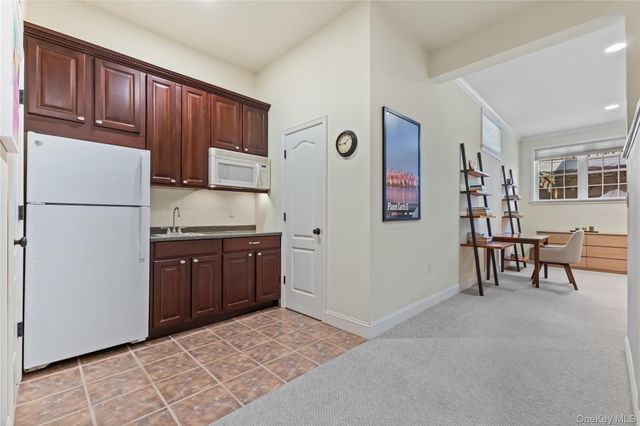 2 Red Oak Trail, Cortlandt Manor, NY 10567