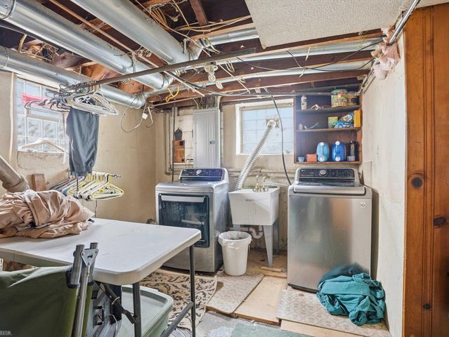 22454 Pleasant Avenue, Eastpointe, MI 48021