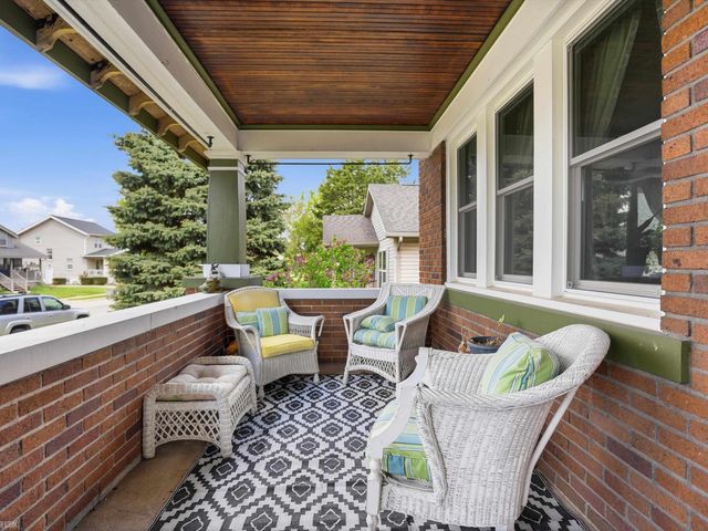 22454 Pleasant Avenue, Eastpointe, MI 48021